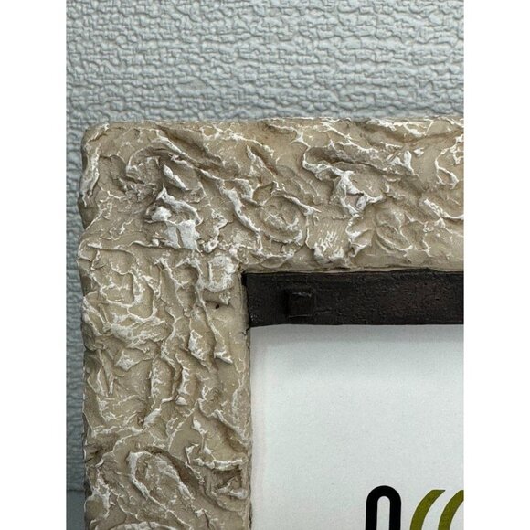 Stone Look Picture Frame with Heart - Picture 4 of 6